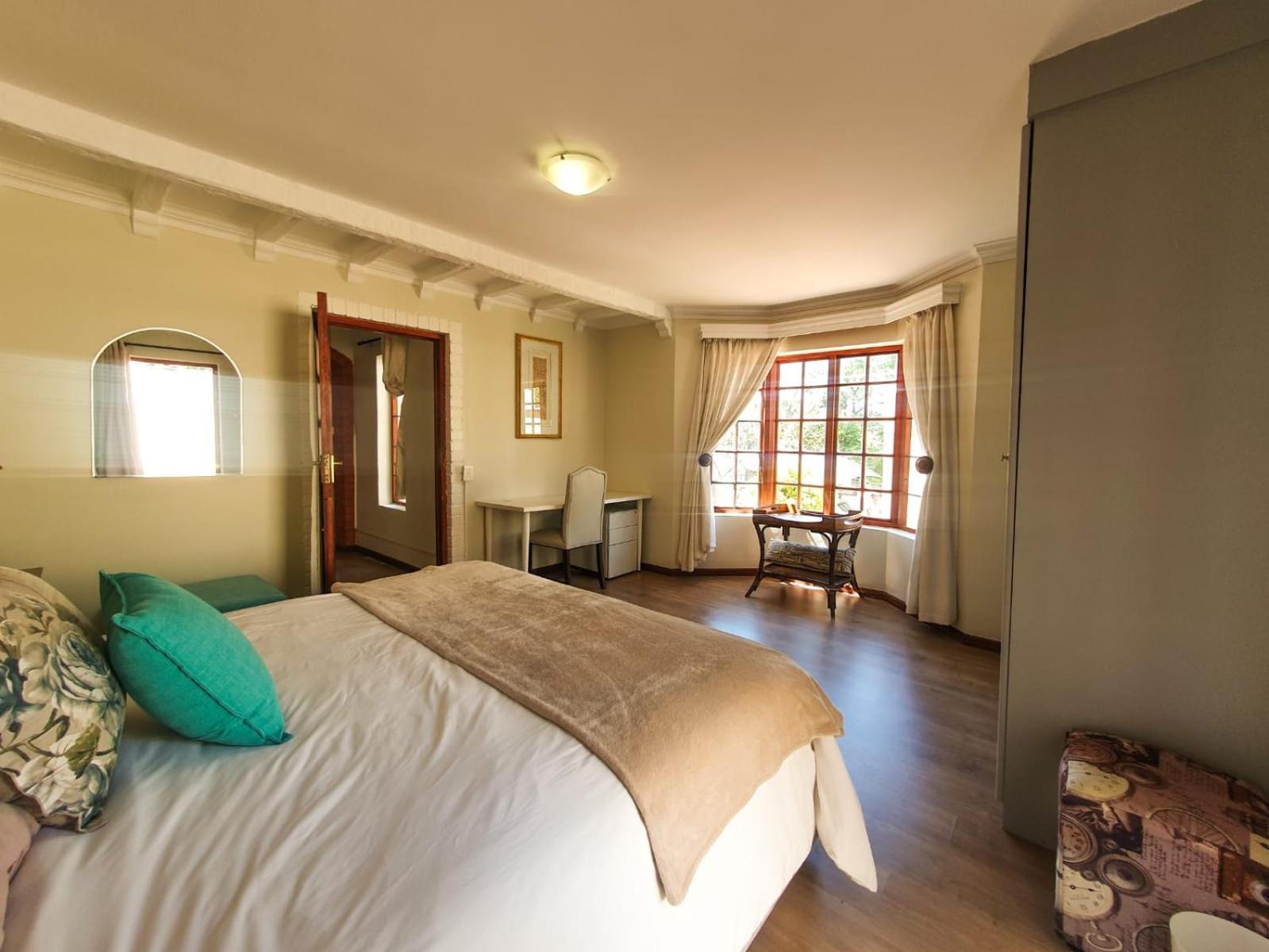 400 On Delphinus Apartment *
