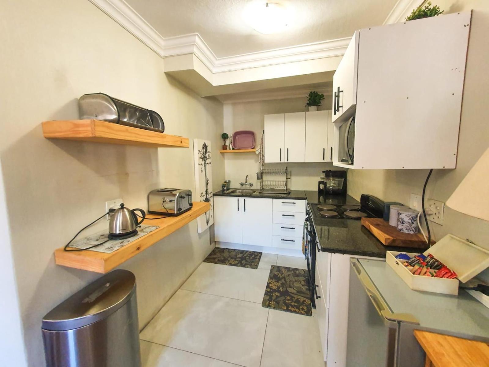 400 On Delphinus Apartment