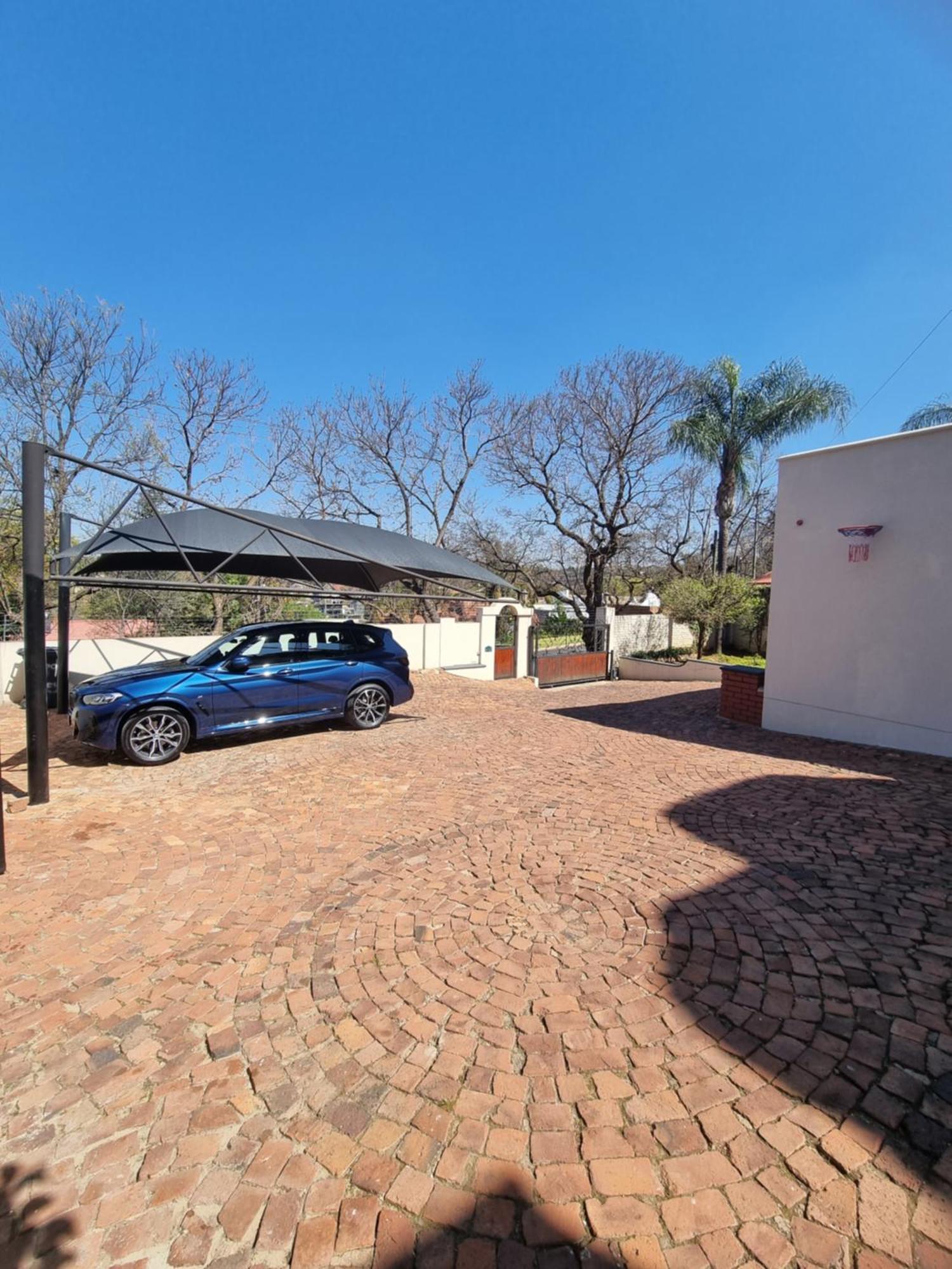 400 On Delphinus Apartment Pretoria