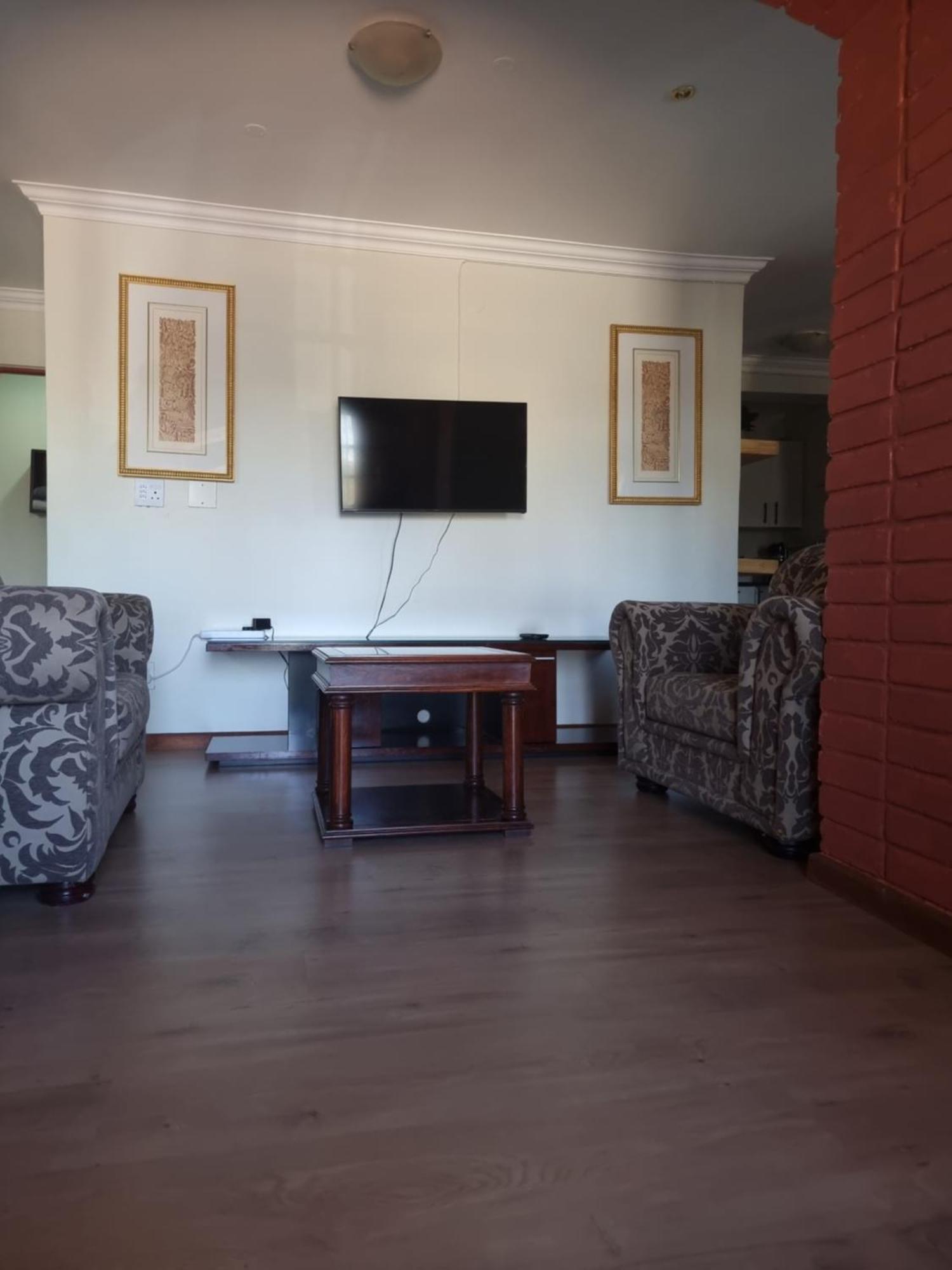 400 On Delphinus Apartment